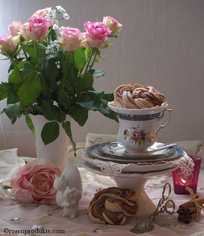 Hefeteigrose mit Rosenstrauss rosen essen