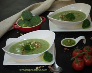 Brokkoli Creme Suppe  in länglicher Schüssel