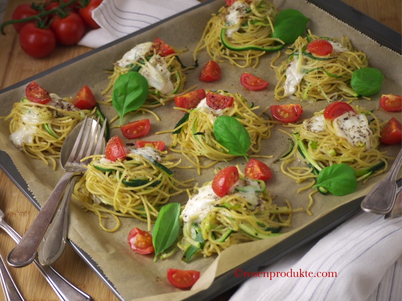 Nudelnester 1 Frau Rosenfräulein Mit Rosen Delikat Essen https://rosenprodukte.com nudelnester,zucchini,einfach,gesund,überbackene