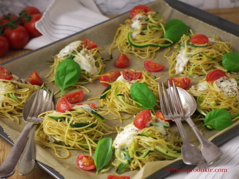 Nudelnester 4 Frau Rosenfräulein Mit Rosen Delikat Essen https://rosenprodukte.com nudelnester,zucchini,einfach,gesund,überbackene