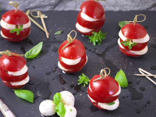 Tomate Mozzarella 2 Frau Rosenfräulein Mit Rosen Delikat Essen https://rosenprodukte.com tomaten mozzarella