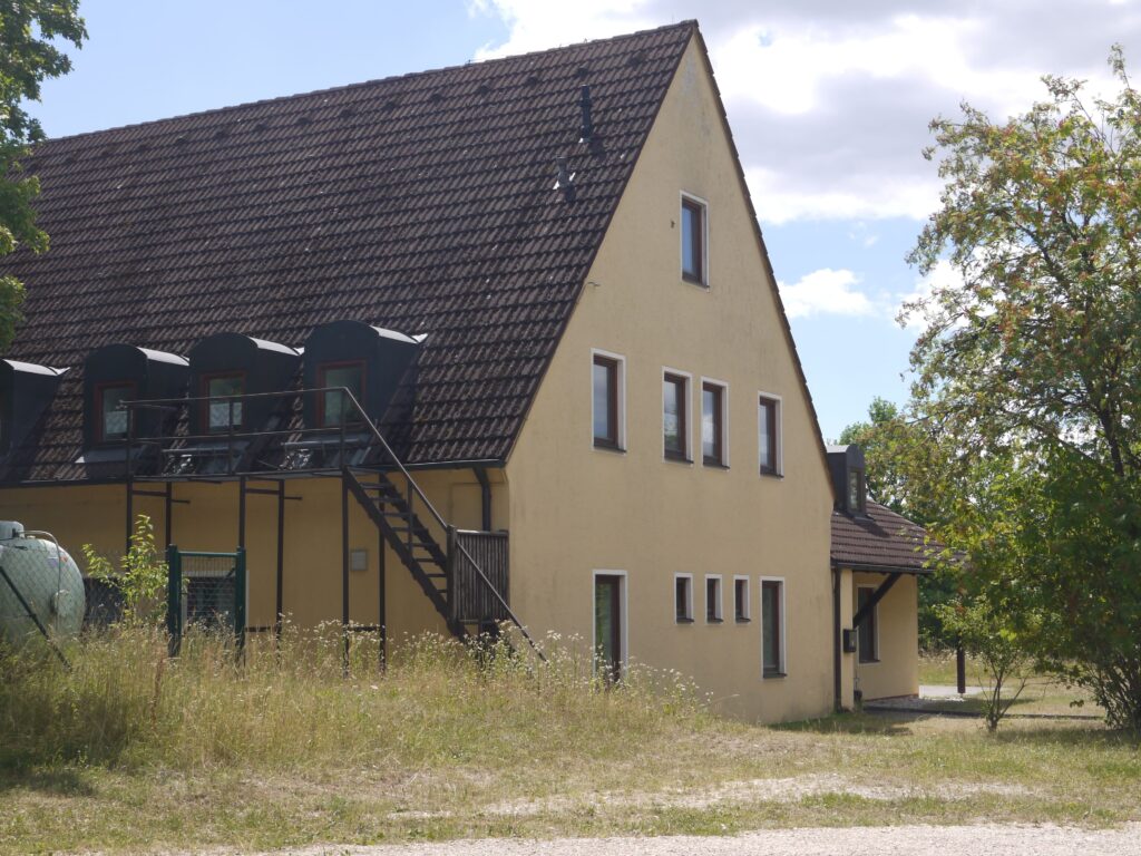 Das Haus von links