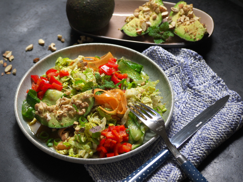 Der perfekte Avocado-Nuss-Salat für Genießer! 2 Avocado-Nuss-Salat